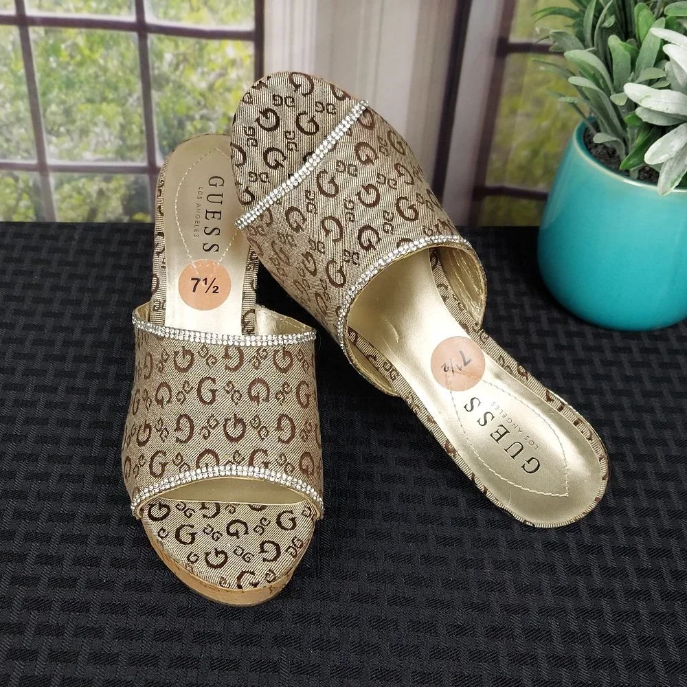 GUESS BETRUE2 RHINESTONE ACCENTED CORK WEDGE SANDALS (7.5)